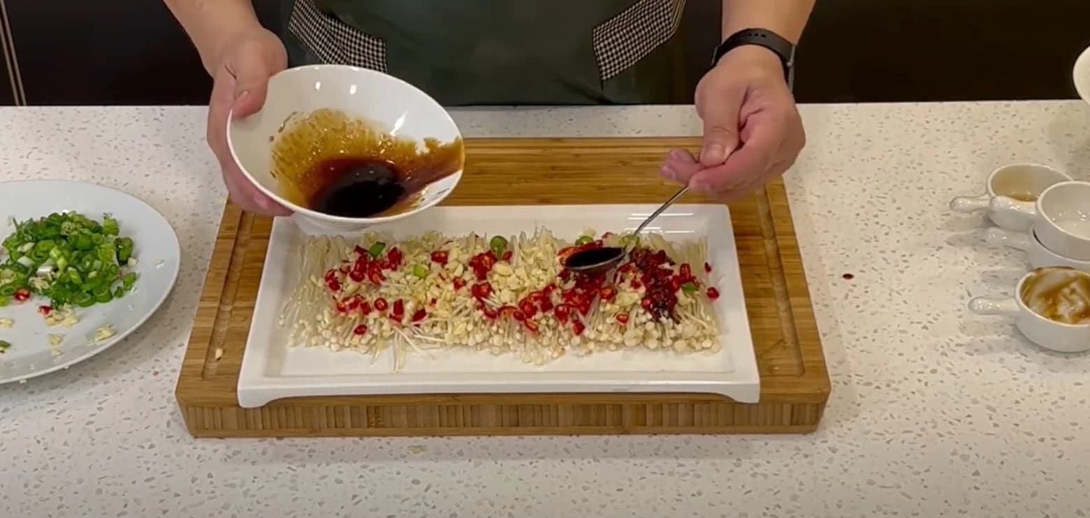 spicy enoki mushroom ingredient
