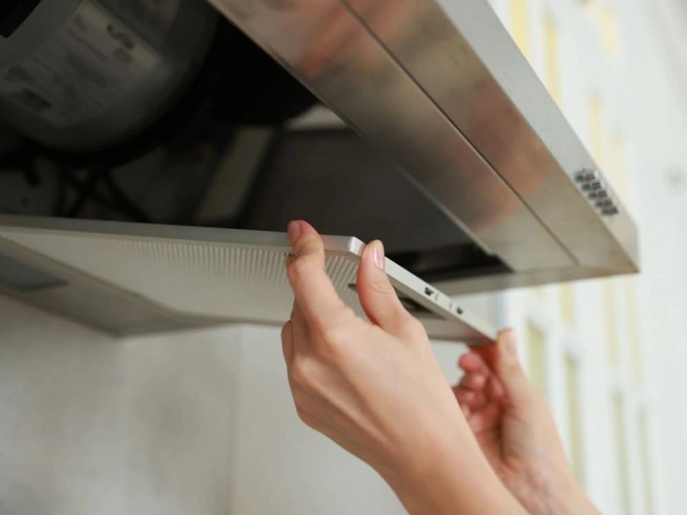 how to clean kitchen hood filter