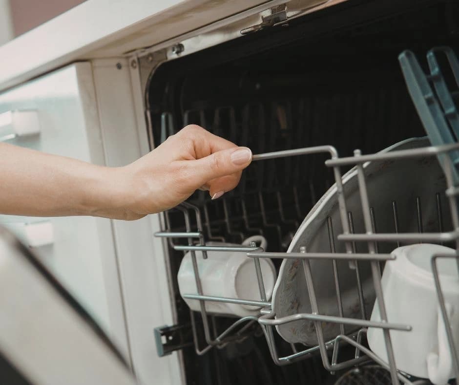 how to clean dishwashers