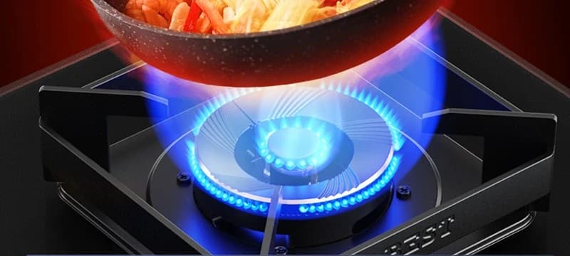The C830G burner at full flame under a wok